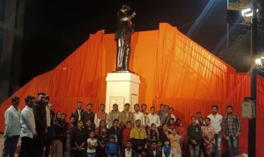 विश्वरत्न बाबा साहेब आंबेडकर के 66 वे महापरिनिर्वाण पर  गोमतिपुर से सारंगपुर मे  कैंडल मार्च , मानवंदना, सलामी देने  का कार्यक्रम