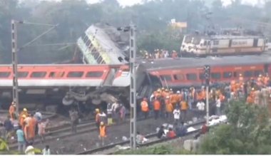 ઓરિસ્સાની ટ્રેન દુર્ઘટનામાં માર્યા ગયેલાઓને મોરારિબાપુએ રૂ. ૫૦ લાખની સહાય કરી આપી શ્રધ્ધાંજલિ